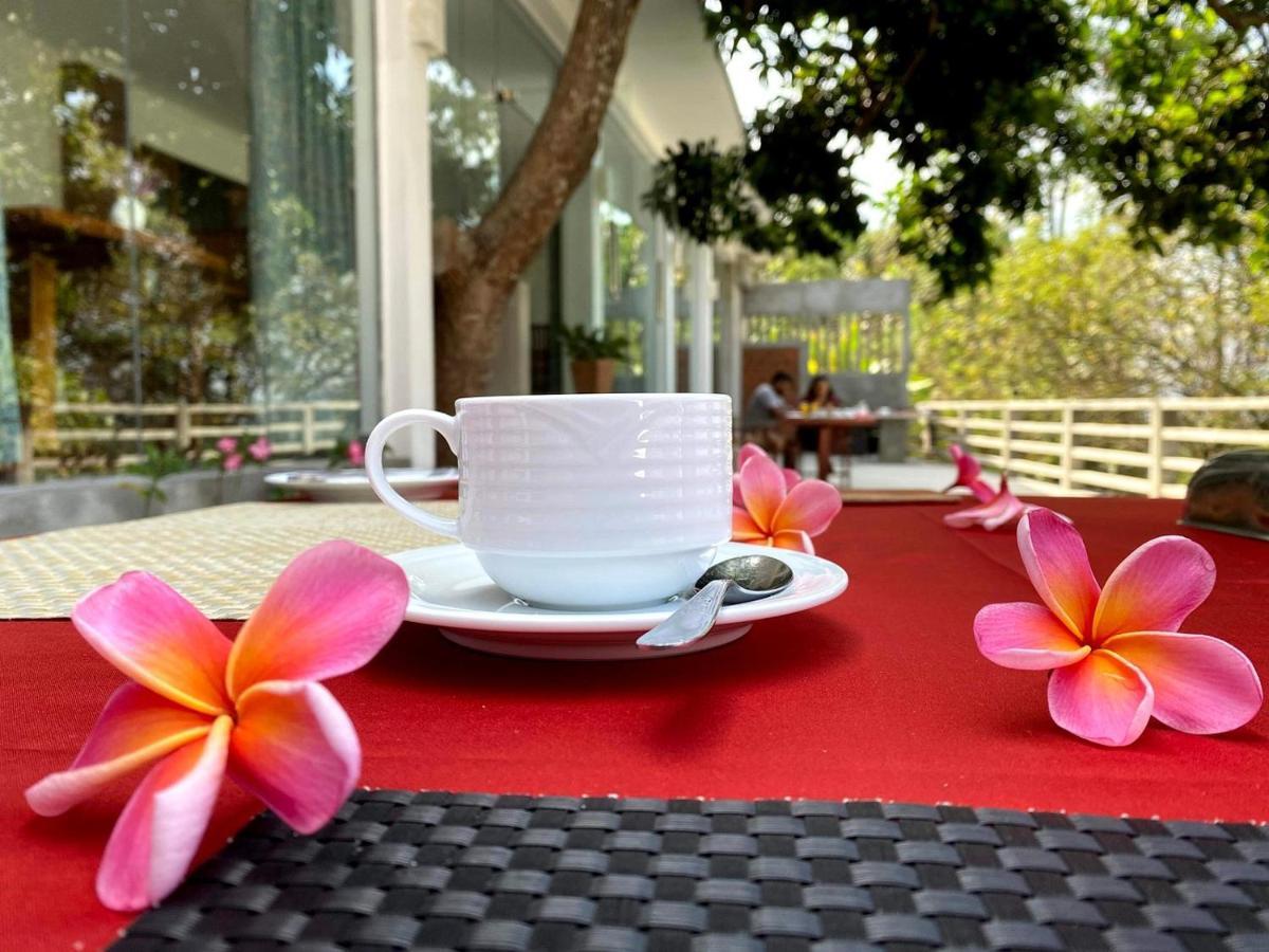 Elegant Hotel Kandy Exterior photo