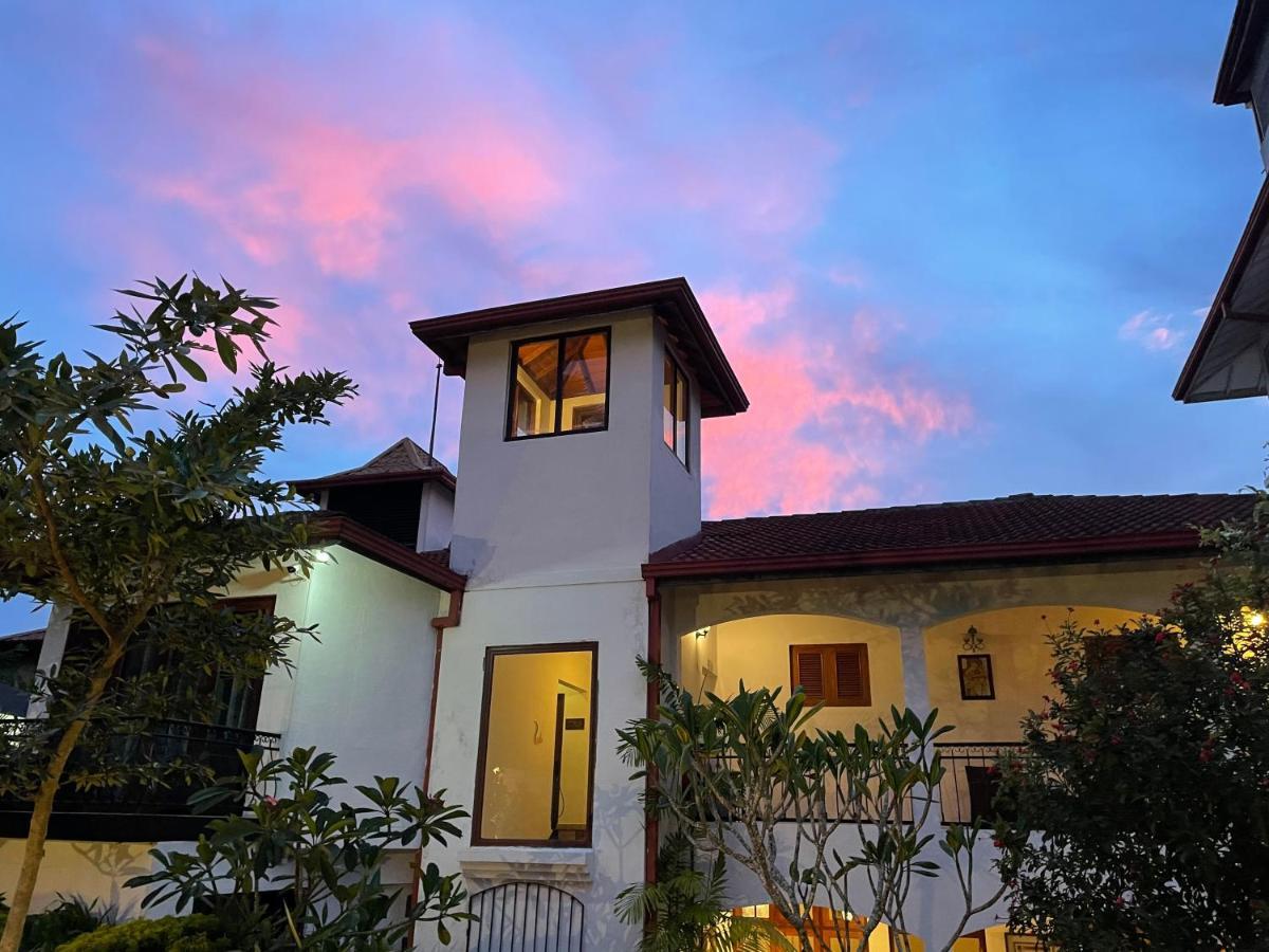 Elegant Hotel Kandy Exterior photo