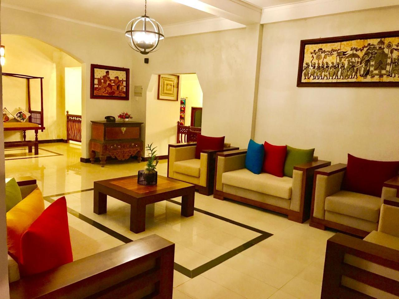 Elegant Hotel Kandy Exterior photo